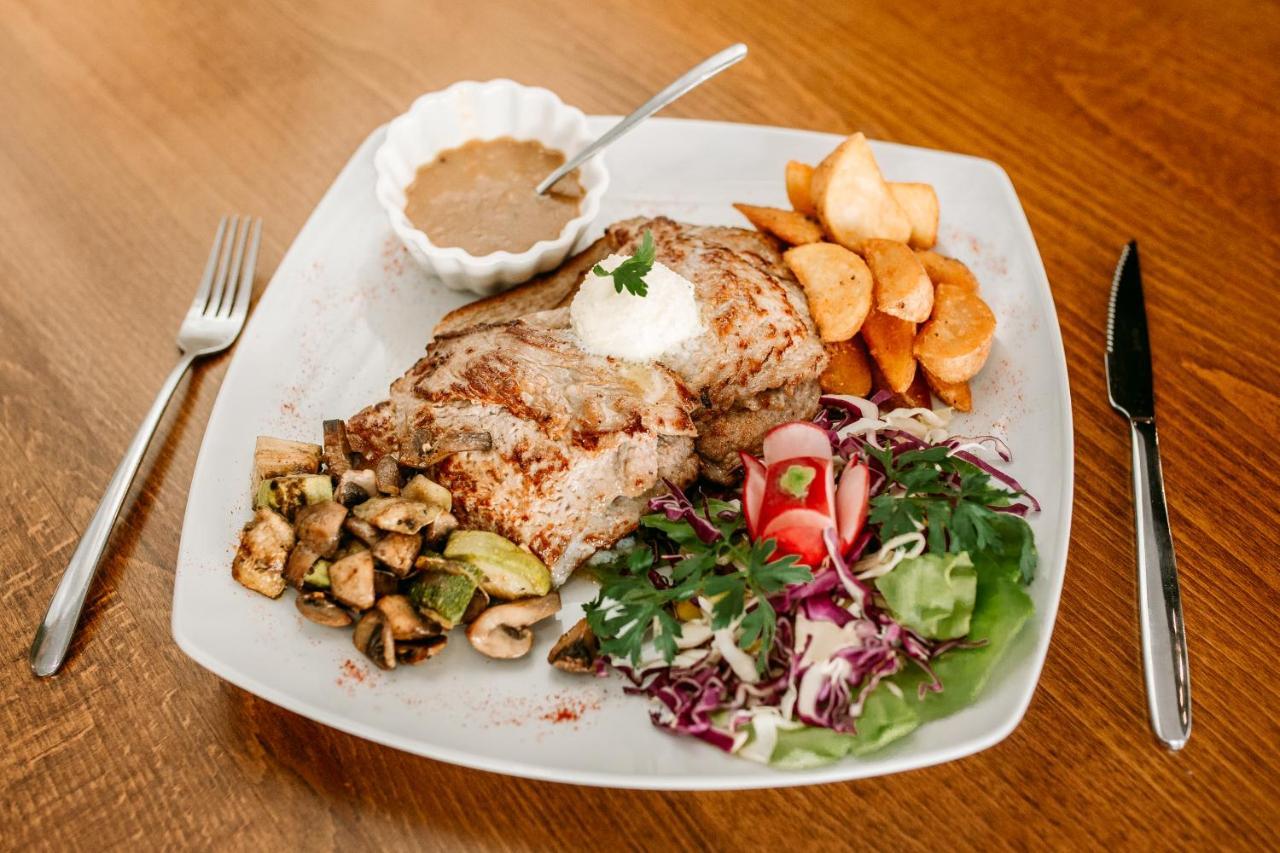 Restoran Sa Prenocistem Gornjak Krepoljin Extérieur photo