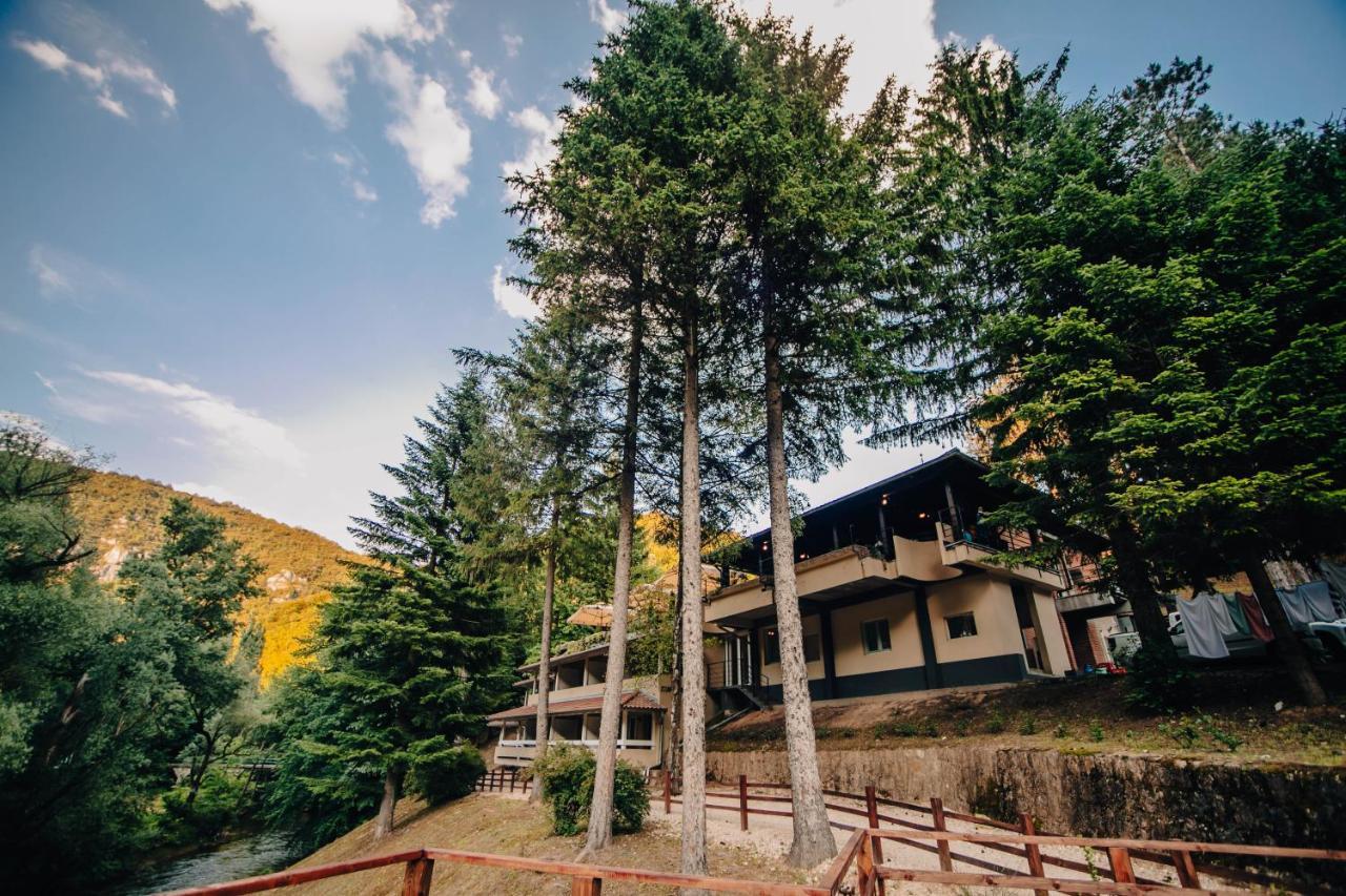 Restoran Sa Prenocistem Gornjak Krepoljin Extérieur photo