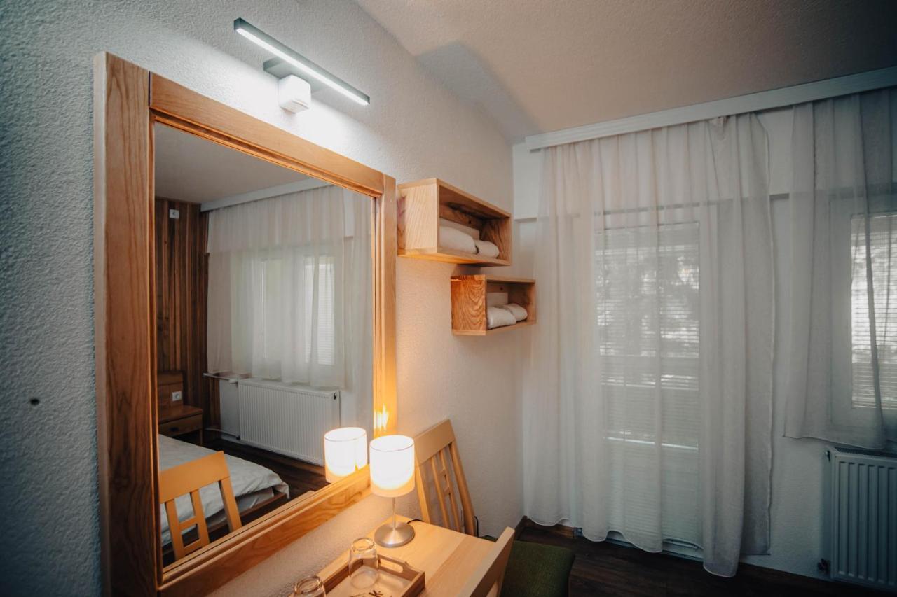 Restoran Sa Prenocistem Gornjak Krepoljin Extérieur photo